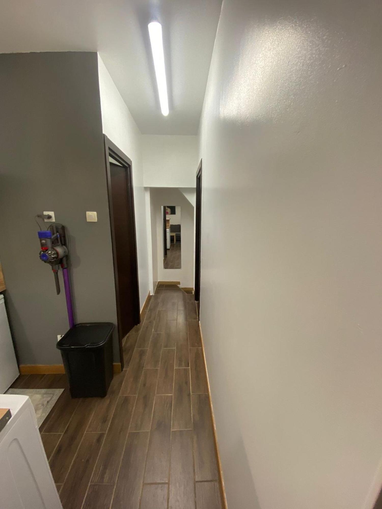 Agreable Appartement In Montmartre Parigi Esterno foto