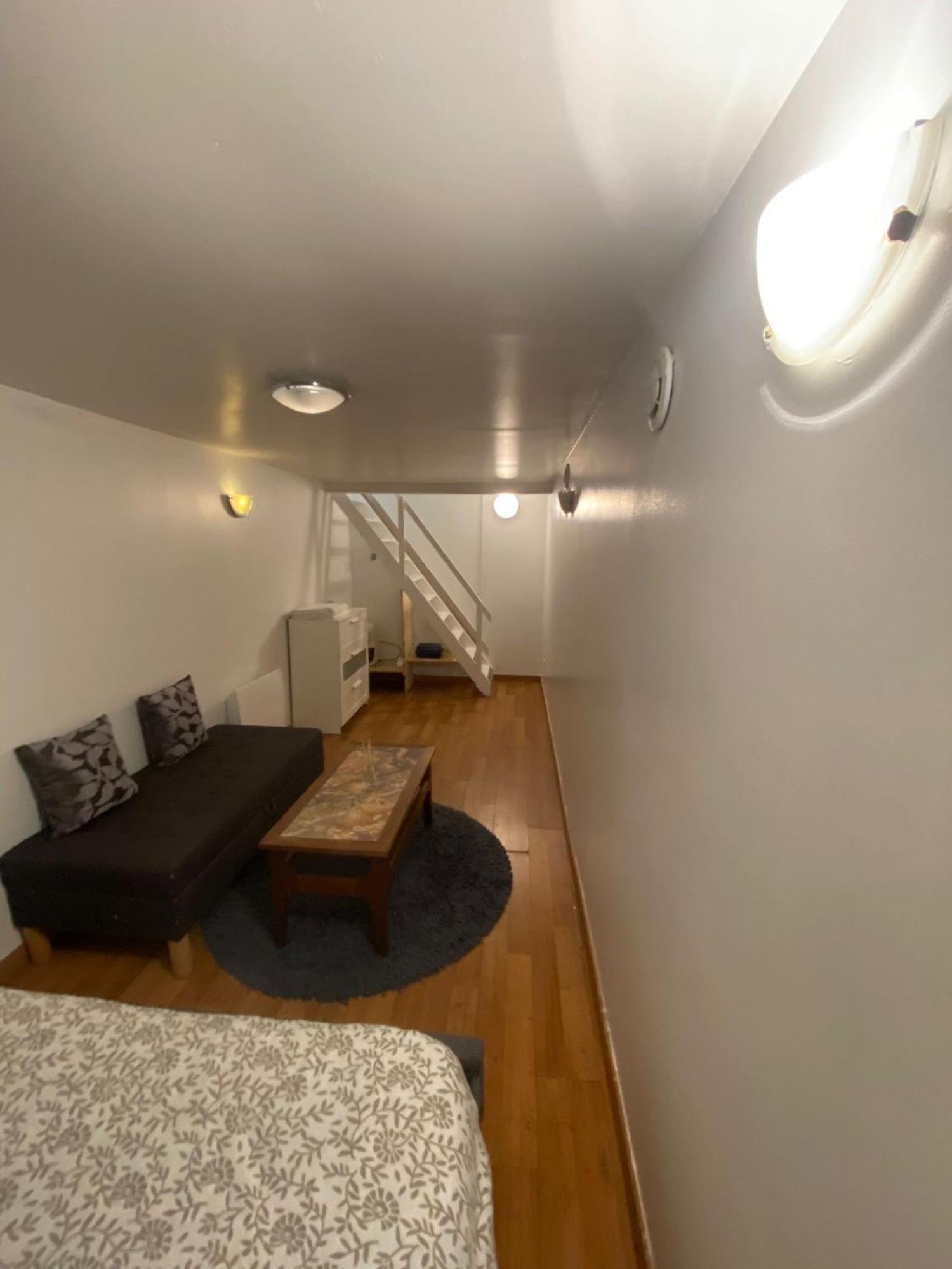 Agreable Appartement In Montmartre Parigi Esterno foto