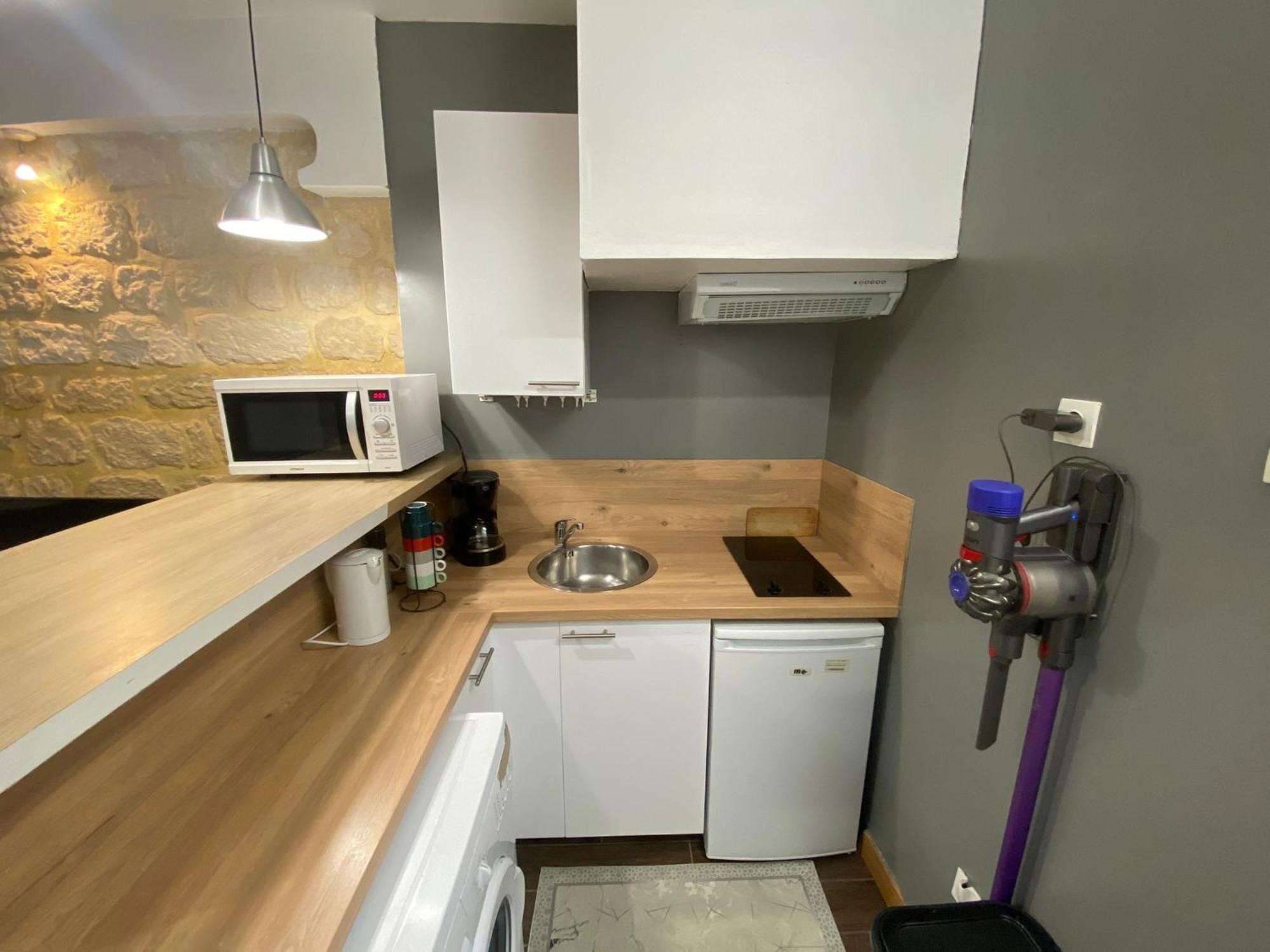 Agreable Appartement In Montmartre Parigi Esterno foto